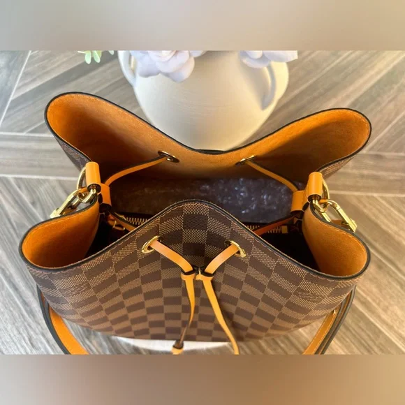 NeoNoe Damier Ebene Safran Shoulder/Crossbody Bag - Picture 4 of 16